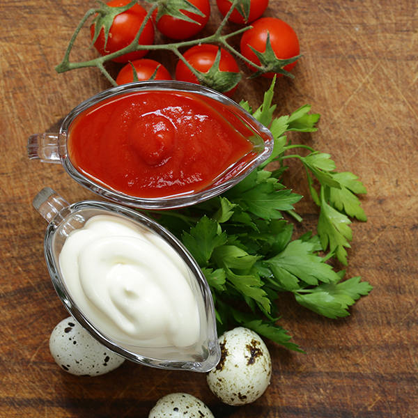 Ketchup and mayonnaise sachet filling machine for condiment packaging